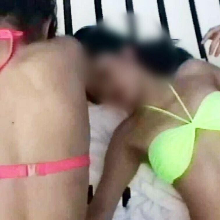 プールサイドで3Pハメ撮り！
2人ともエッチで可愛いかったなぁ！
露出狂、変態、、、