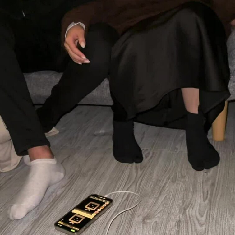 複数したことないショートカット美人と初3P。
齋藤さんアプリで話したこともない男の人に
エッチな姿見られたり、指示さ