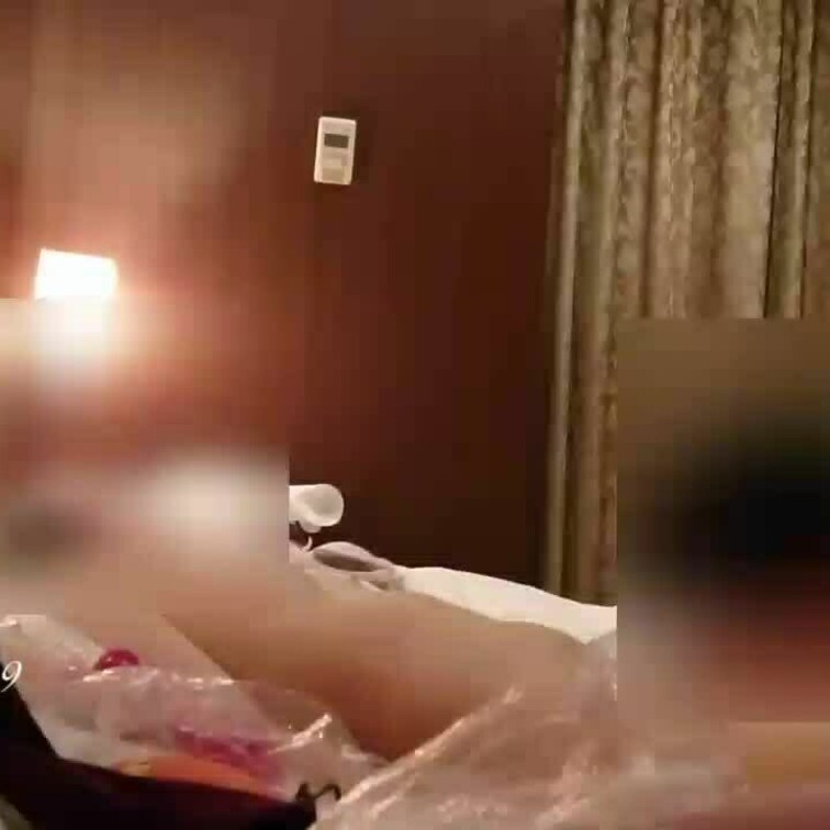 おかしくなりそうになったクンニ2　失禁までした初めて尽くしの卒業間近○○○6
チロチロとクリ全体に舌を這わせて何往復も