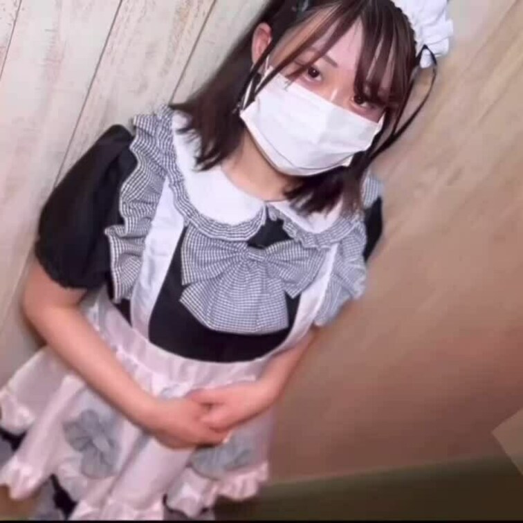 メイドカフェ店員のももちゃん

