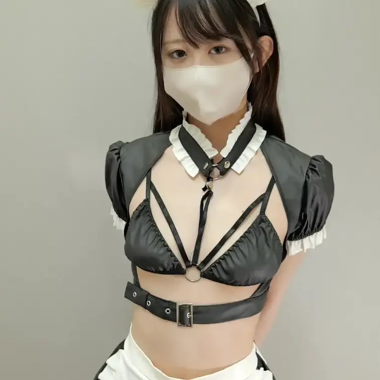 メイドさんパンツ見せ