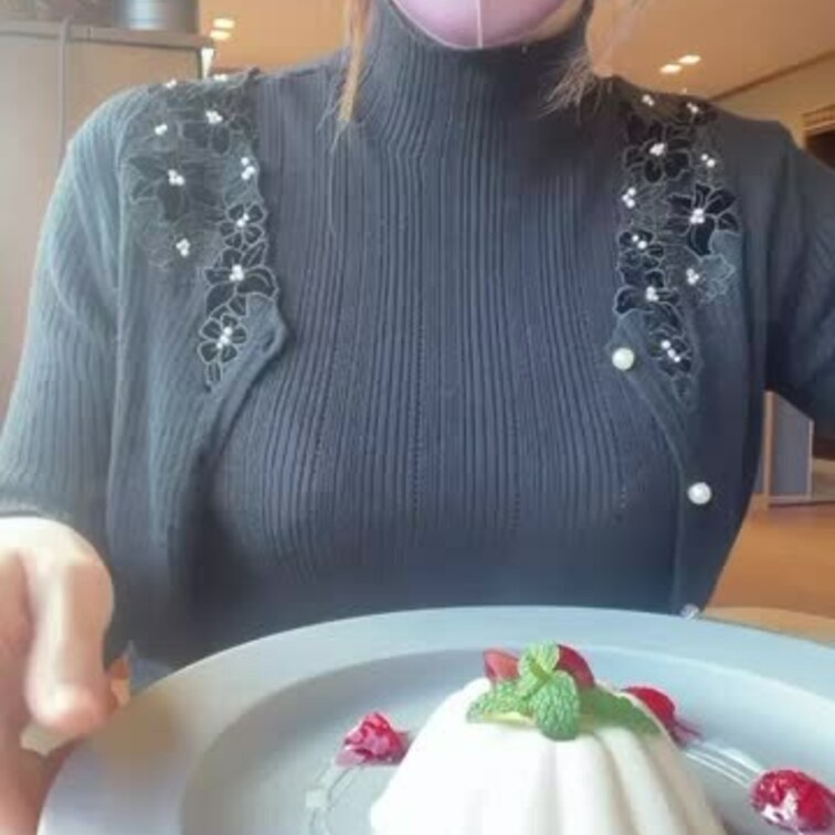 杏仁豆腐♡おっぱい♡
プルンプルンっ🎶
…調子乗りました、ごめんなさい(>_<)💦