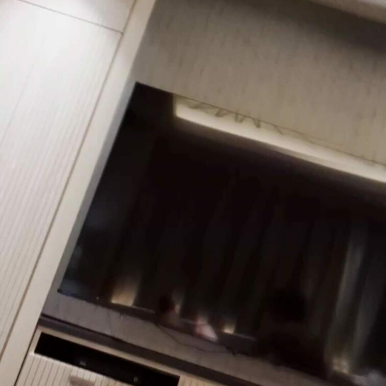 【大量中出し】
素股に盛り上がり…お客さんの生ペニスが🔥
ハプニングで…
誤って挿入❗大量中出し😅