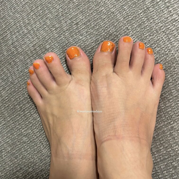 もうすぐ夏だからオレンジにしてみた！
不器用すぎてガタガタ🥹🥹