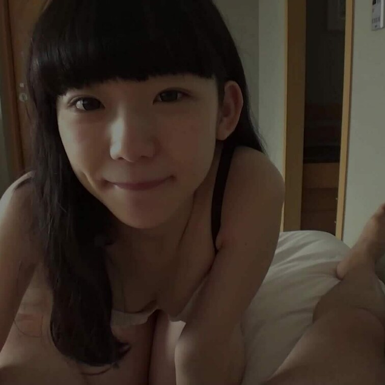 ゆうなちゃん　のフェラ動画になります。

出会ってびっくり芦〇愛菜にそっくりです。

何も知らない顔して男の気持