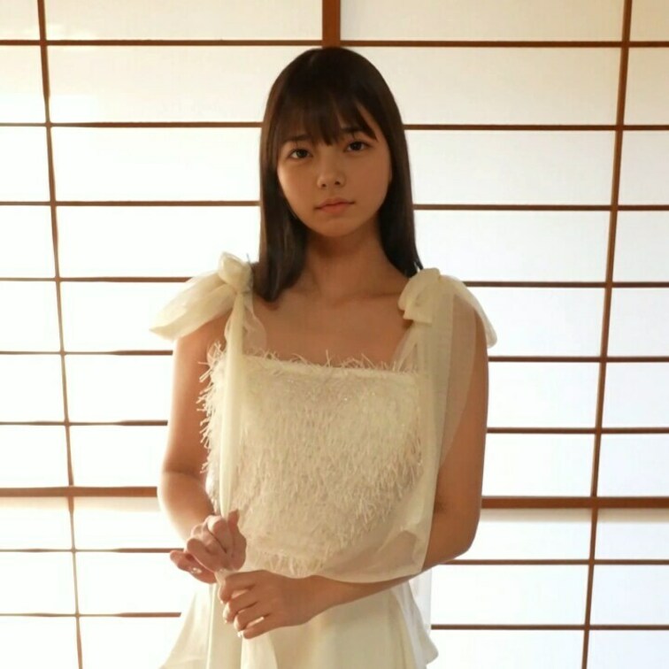 右上の「いいね❤️」を押してから見てくれると嬉しいな☺️

ちょっとおめかしお着替え😳