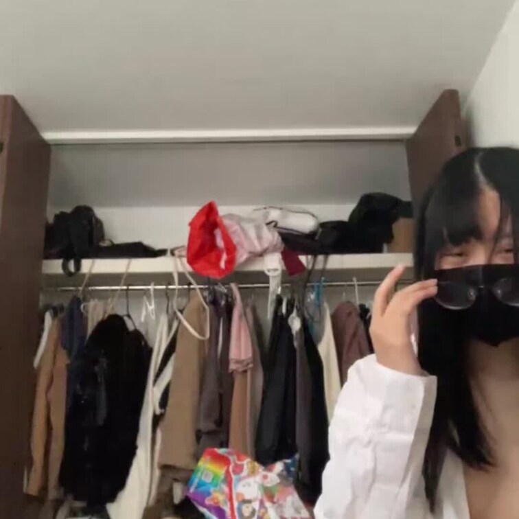 【かぬれ 19 歳】

かぬれさんのライブ配信動画です
生ライブ配信だと、1 回の有料配信を視聴すると、おおよそ平