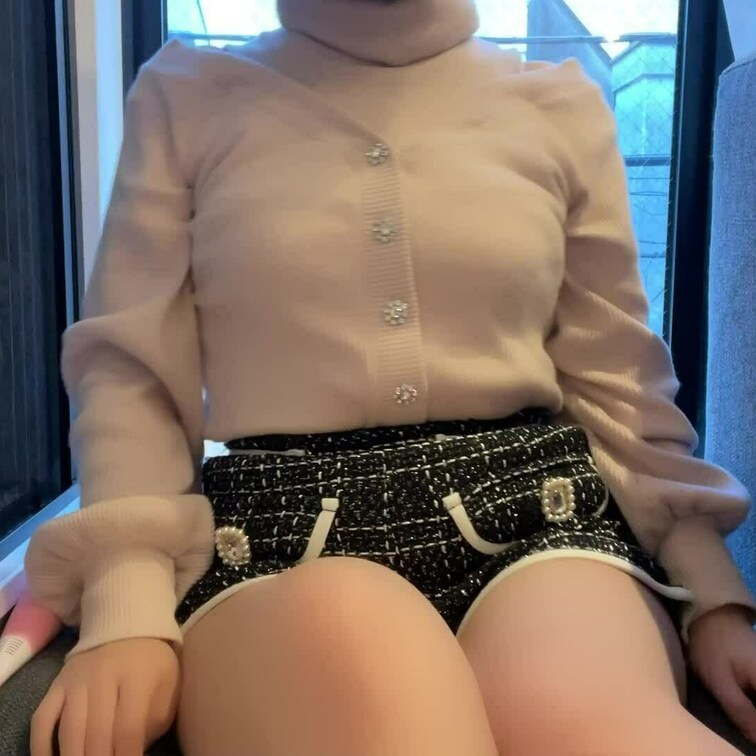 外から丸見えの場所で。。