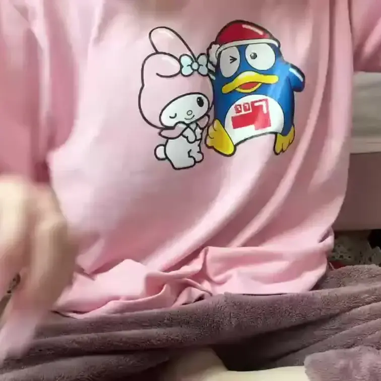 【みれい 20 歳】

みれいさんのライブ配信動画です
生ライブ配信だと、1 回の有料配信を視聴すると、おおよそ平