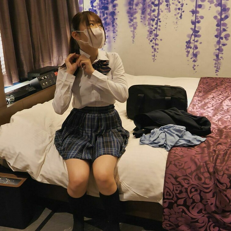 裏垢女子に性交渉中［Kotome 1日目-夕方-］
制服から部屋着に着替えるのを○○○してみました！