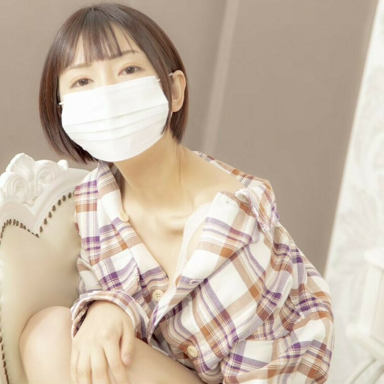 こんにちは丸の内OLレイナです！
9月はmyfansアカウント開設を記念して、
本来有料のオナニー動画がなんと3本も