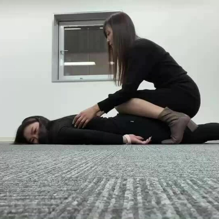皆様いつもご購入ありがとうございます☺️
今回のくすぐり動画はこちらです👍

是非見てあげてくださいね(  ˆОˆ