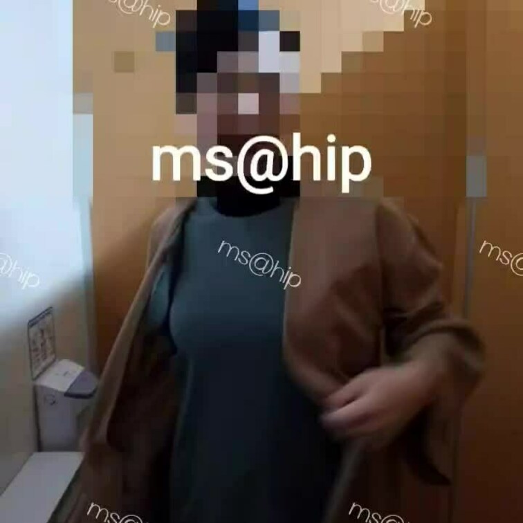モールのトイレで全裸になって出ていくよ💕