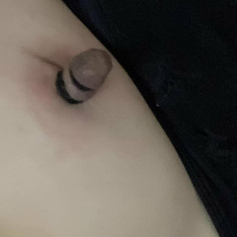 乳首いじめ中。
肥大と、縛り。
