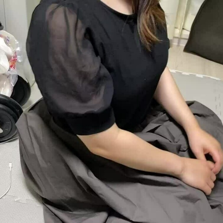 職場の「あの子」も家に帰ったらこんな風におならしまくってるかも…🤭