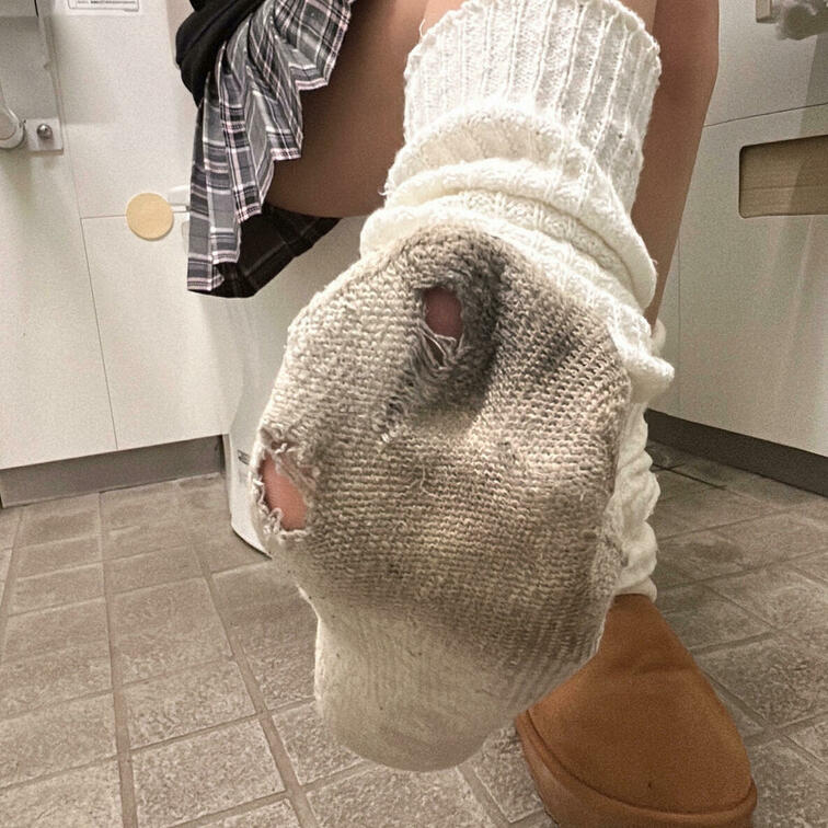 激臭写真臭❤︎
酸っぱいニオイを放つブーツとスト足32枚
汗をたっぷり吸った穴あきルーズ24枚
たっぷり楽しめる写