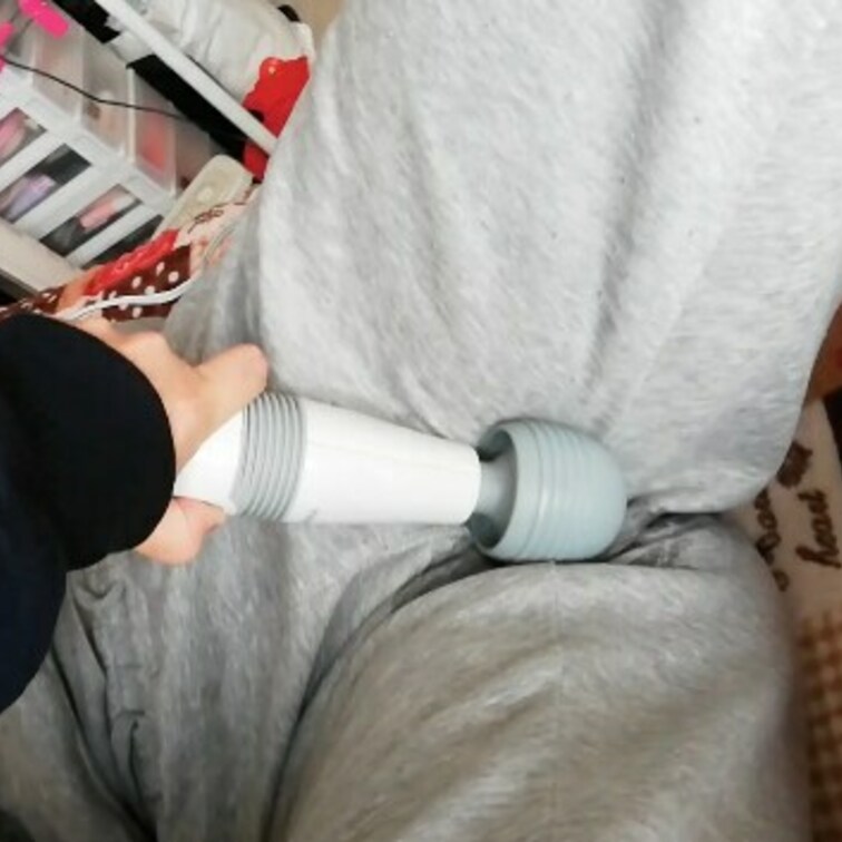灰色スウェットのまりちゃんに電マしたら大量潮吹きしてたいへんなことになりました笑　その１

【サブスクプラン】
「