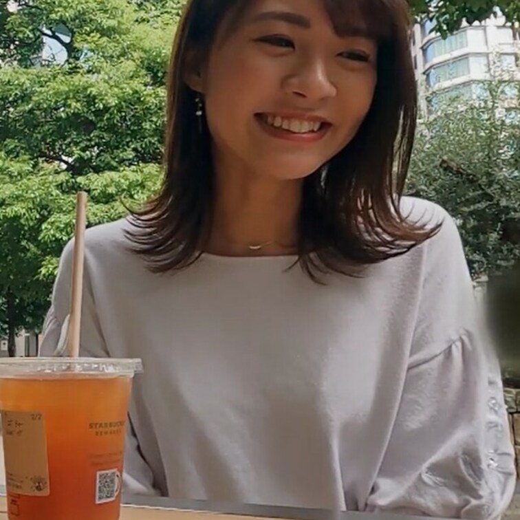 毎日22時に、人の妻を寝取った動画アップをしています！
第一弾の人妻さんはとびきり美人な25歳の人妻さん！既婚者専用の