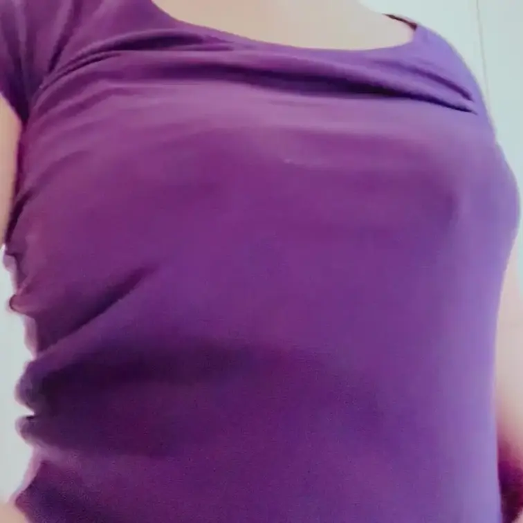 X投稿動画の乳首出しバージョン
本編はサンプルより見えてます🧡