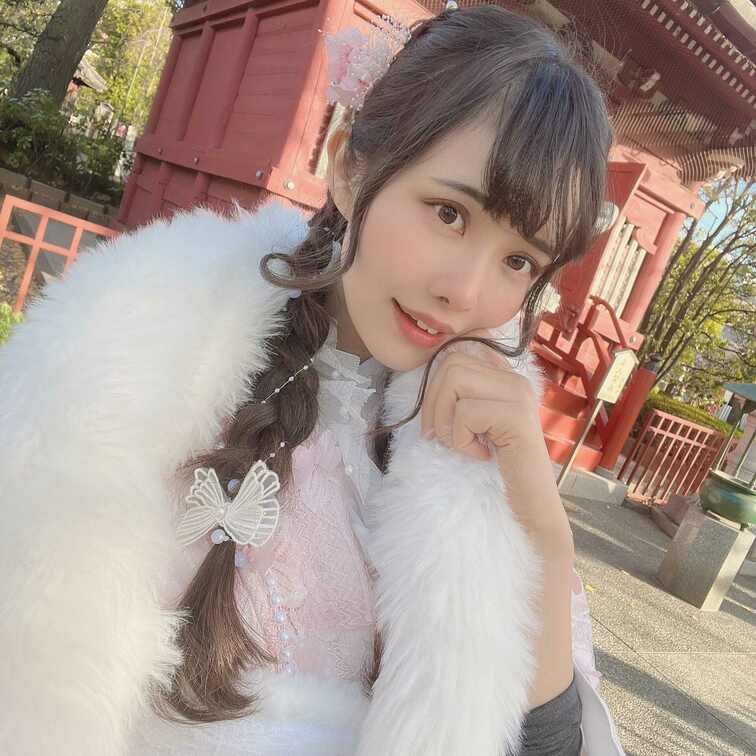 お正月2日め、
ゆっくり休めてますか？

もふもふがあると成人式みたい？✨
