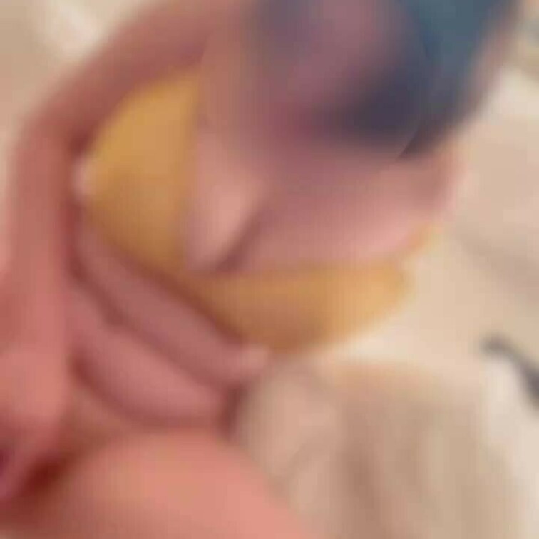初めて人の前でオナニーしました👉👈