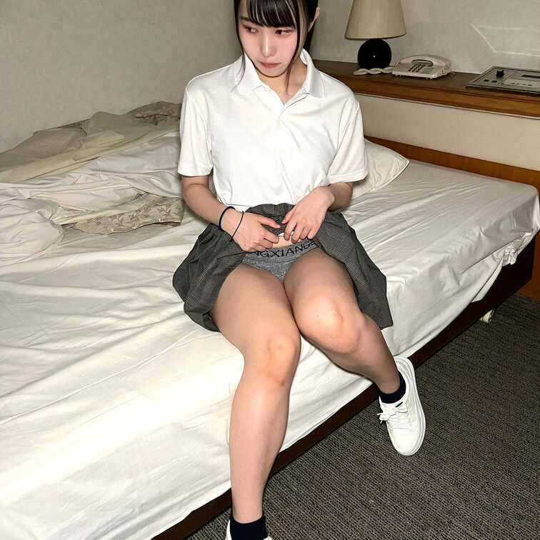 顔出し【個人撮影】奥手でウブなオマ●コちゃんとの割り切り_終始怯えた様子がGOODでしたw
