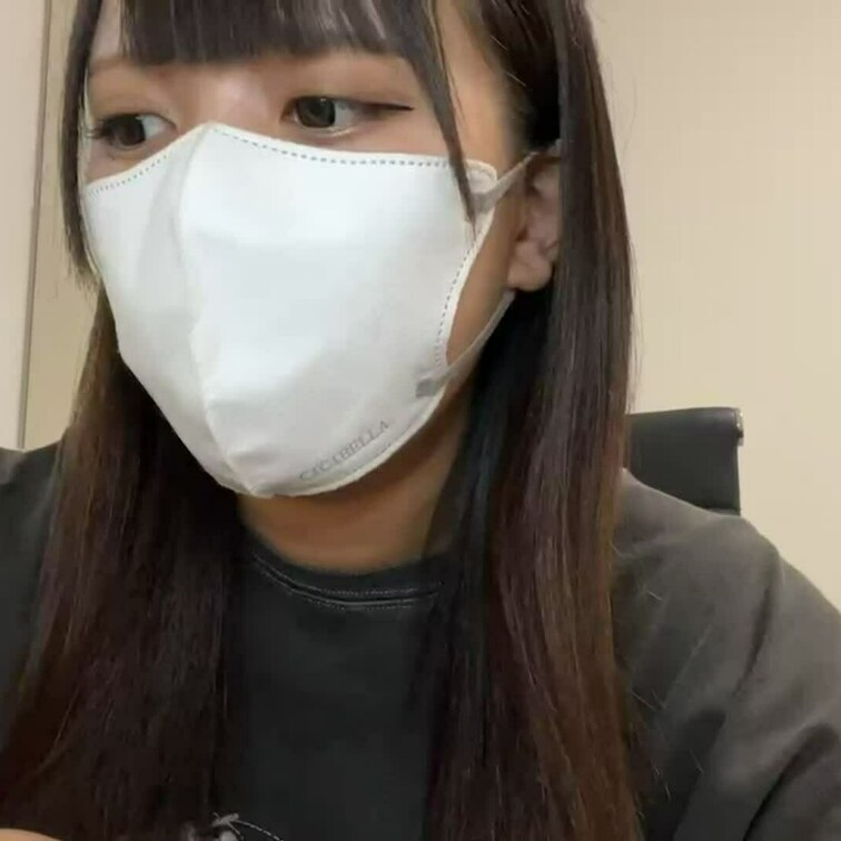 【りん 18 歳】

りんさんのライブ配信動画です
生配信 だと、1 回の有料配信を視聴すると、おおよそ平均 5,