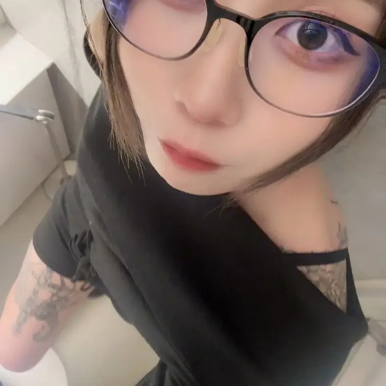 眼鏡さあやに見下されたい人は反応しましょーね♡♡