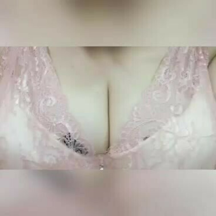 ピンクブラ✕バッテン絆創膏

ぽろんって落下しちゃうおっぱいは好きですか？♡