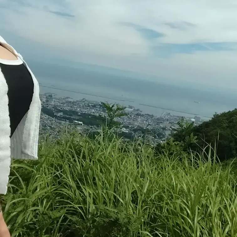 ♥️露出♥️山頂から眺める絶景
巨乳を自撮り