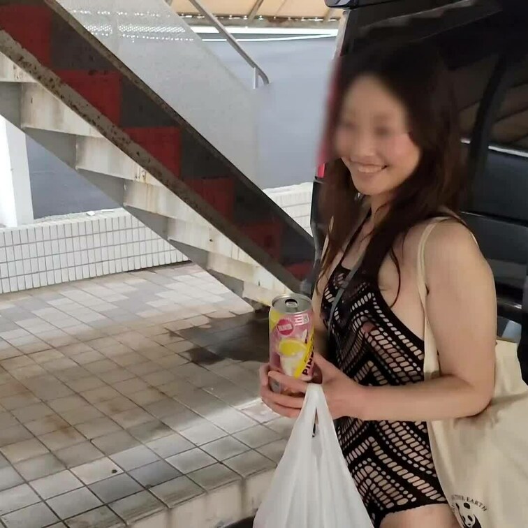 いつもの変態乳首飛び出しコスでラブホイン♥️
ちょっとボカシ薄め♥️