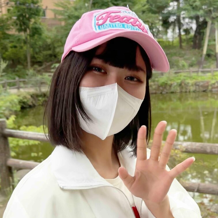 #88【ANZU 20歳】
今回ストリートスナップに協力してくれたのは、ガーリーなアイテムをうまく使ってボーイッシュに