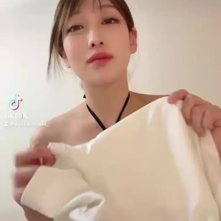 ７月もたくさん推してくれてありがとうございます💓
撮影で使用した衣装はオークション出品しているので
気になる方はチェ
