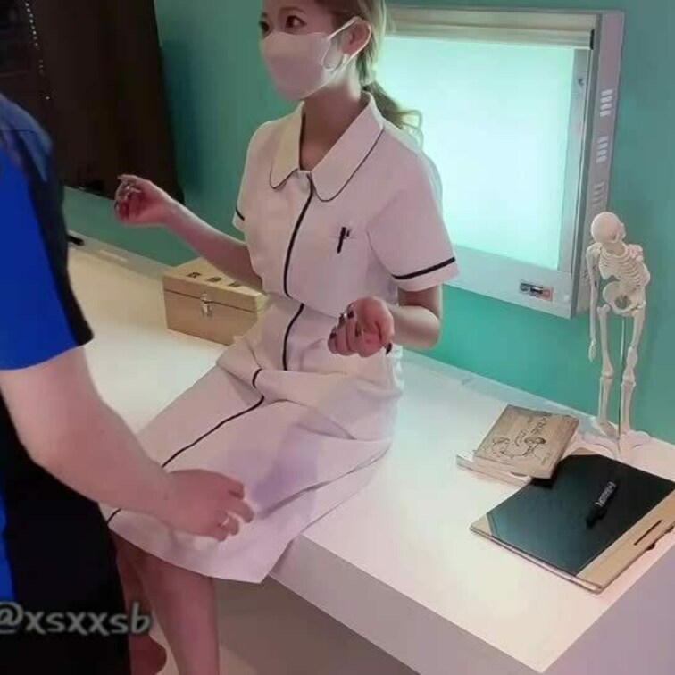 ナースコスハメ正面から

看護の友達からもらったリアル制服ハメ撮りっ❕
テーブルの高さちょうど良くて
テーブルで