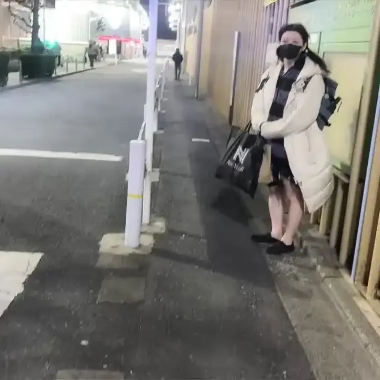 ◯活している男の娘が婦警さんにエッチな制裁されちゃいます😘
前半は濃厚なフェラで気持ち良すぎてたくさん出しちゃいました
