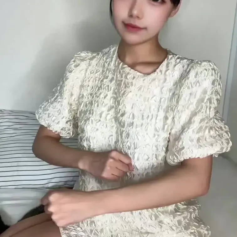 お家でかわいいワンピースを着たので
撮ってみました❤️

tiktokでは絶対バンになっちゃうダンス動画は
「み