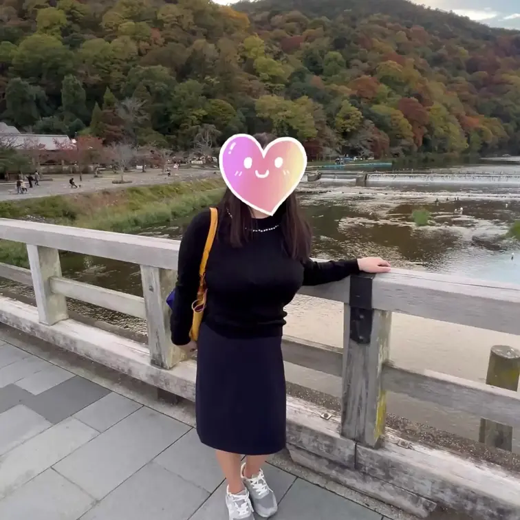こんなに普段や会社では清楚なのに
なぜこんな動画や露出をしちゃうのか？