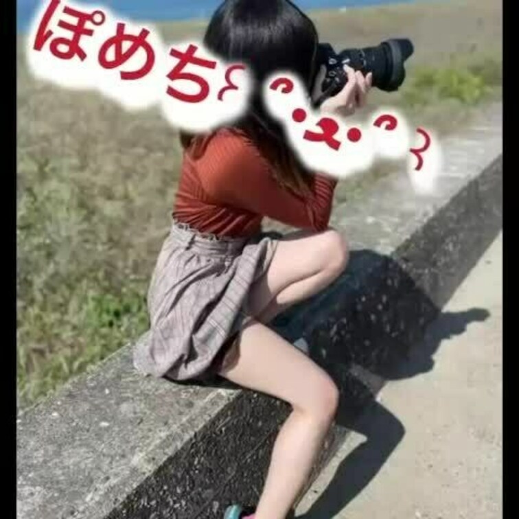 写真撮りに行った時のひとコマです(*ˊᗜˋ)
たまにチラ見せもしたりします🫣
良ければ見てくださいねー(˶'ᵕ'˶ 