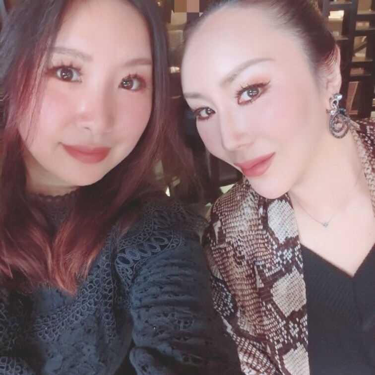 こないだ、麗子さんとミーティングしてきました。
とても濃厚なお話ばかりで為になります!
新しいサイトで販売も始め