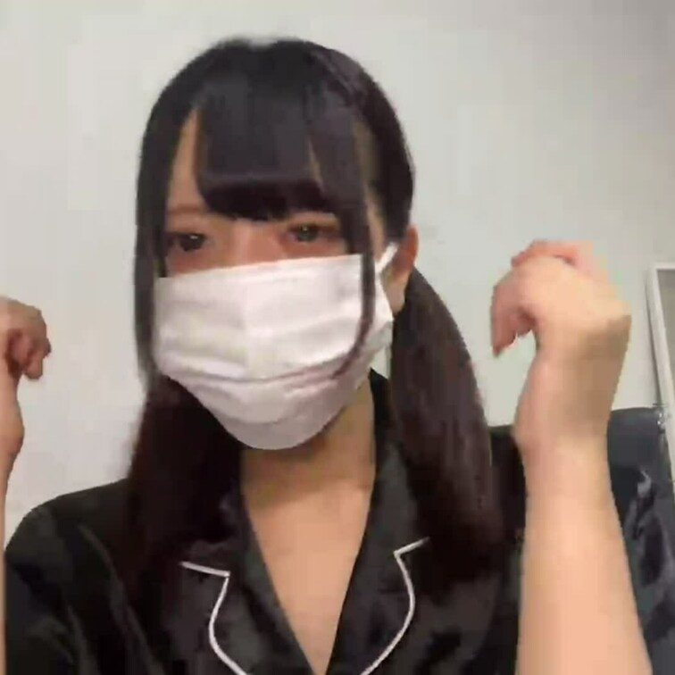 【りん 18 歳】

りんさんのライブ配信動画です
生配信 だと、1 回の有料配信を視聴すると、おおよそ平均 5,