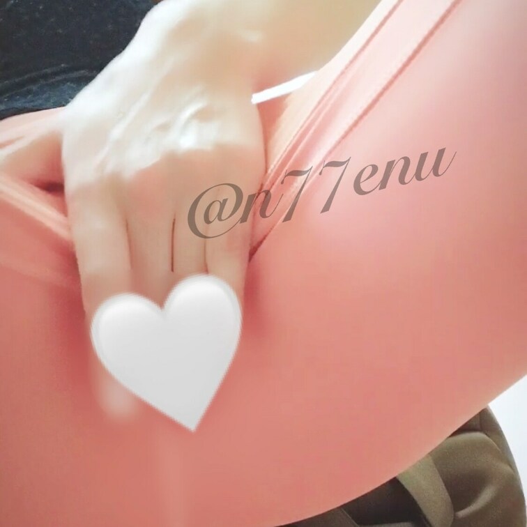 休日は軽めのトレーニングに
お股のマッサージ💕💕

マッサージ気持ちよくて染みちゃいました…🫠🍼

🤍🤍🤍無し
