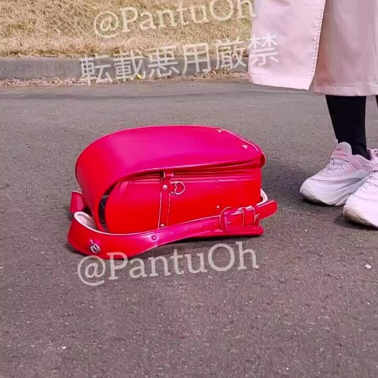【クラッシュ動画注意💦】
春先のランドセ〇
お外でふみふみ動画🩷

約2分間、お外でふみふみ🩷
風の強い日だっ