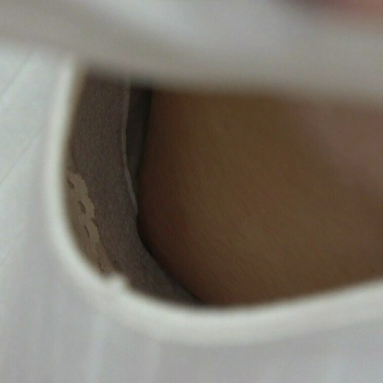 ちょい見せ。本編はこちらから→
#22【陶芸中の胸チラ】親思いの[ほんのり系]JDの胸ちら/彼氏の横で豪快なデカエロ乳