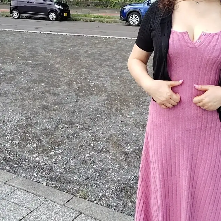 ♥️露出♥️湖が見える展望台で
おっぱい出せるかチャレンジ