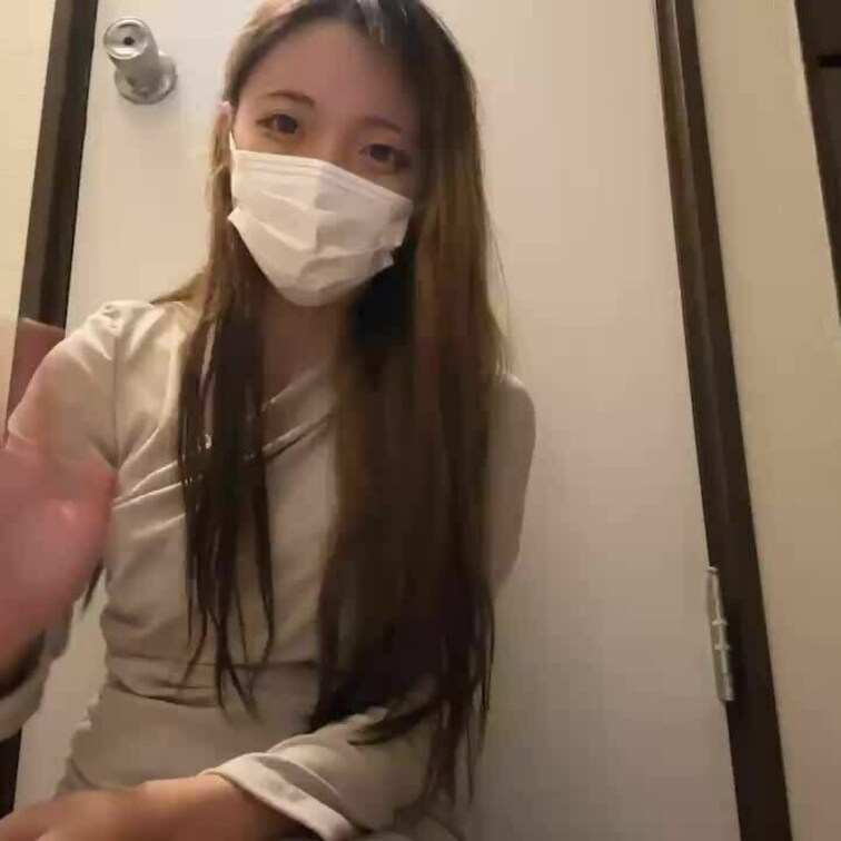 【さら 19 歳】

さらさんのライブ配信動画です
生配信 だと、1 回の有料配信を視聴すると、おおよそ平均 5,