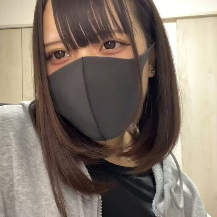 【りん 18 歳】

りんさんのライブ配信動画です
生配信だと、1 回の有料配信を視聴すると、おおよそ平均 5,0