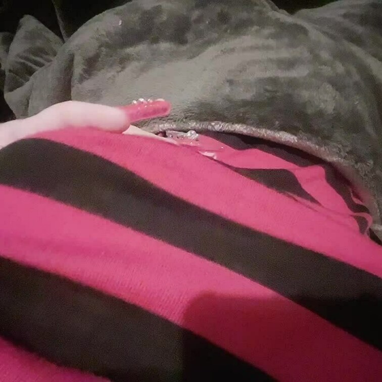 服の上からもみもみ♡