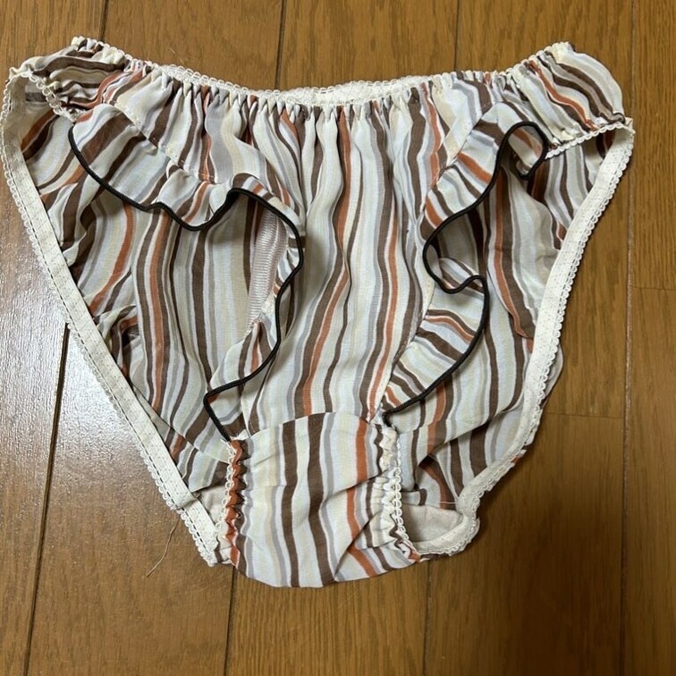久々にアップします⤴️
色々ありましたがここで頑張って行こっ😊
2/3 今日のパンツです🥰
##パンツ #パンティ