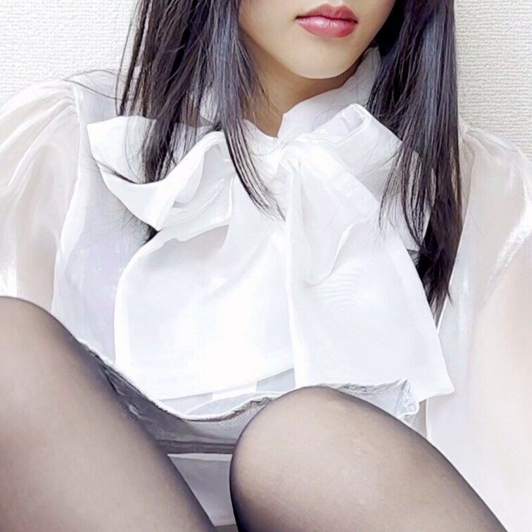 清楚系OLがパイパンおまんこを披露する動画です🌸