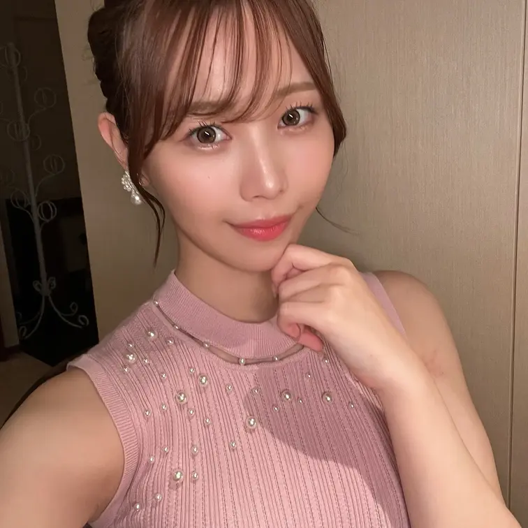 右上の「いいね♥」を押してからみてね♪

こんばんはサナです🌙

今回はランチ前の私をパシャリ📸
いつも以上に